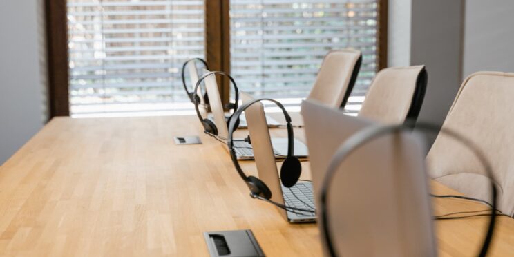What Is an Outbound Call Center: Contact Center Best Practices