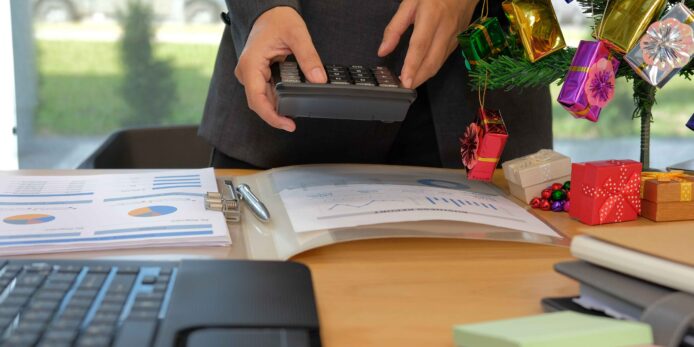 How to Handle Late Payments and Improve Collections in Account Receivables?