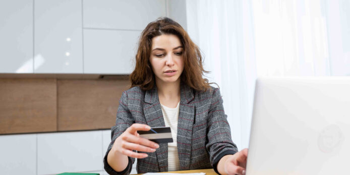 How to Manage Overdue Accounts Receivable Without Losing Clients?